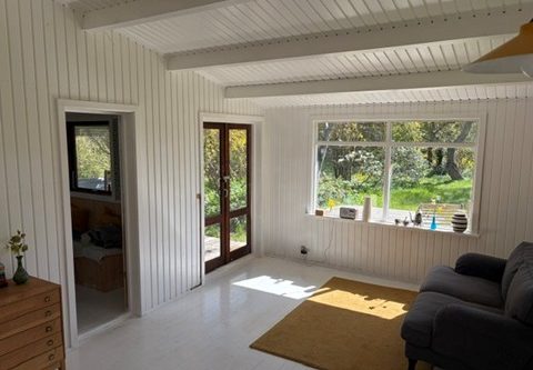 Kolonihave på stor hjørnegrund med ugeneret udsigt